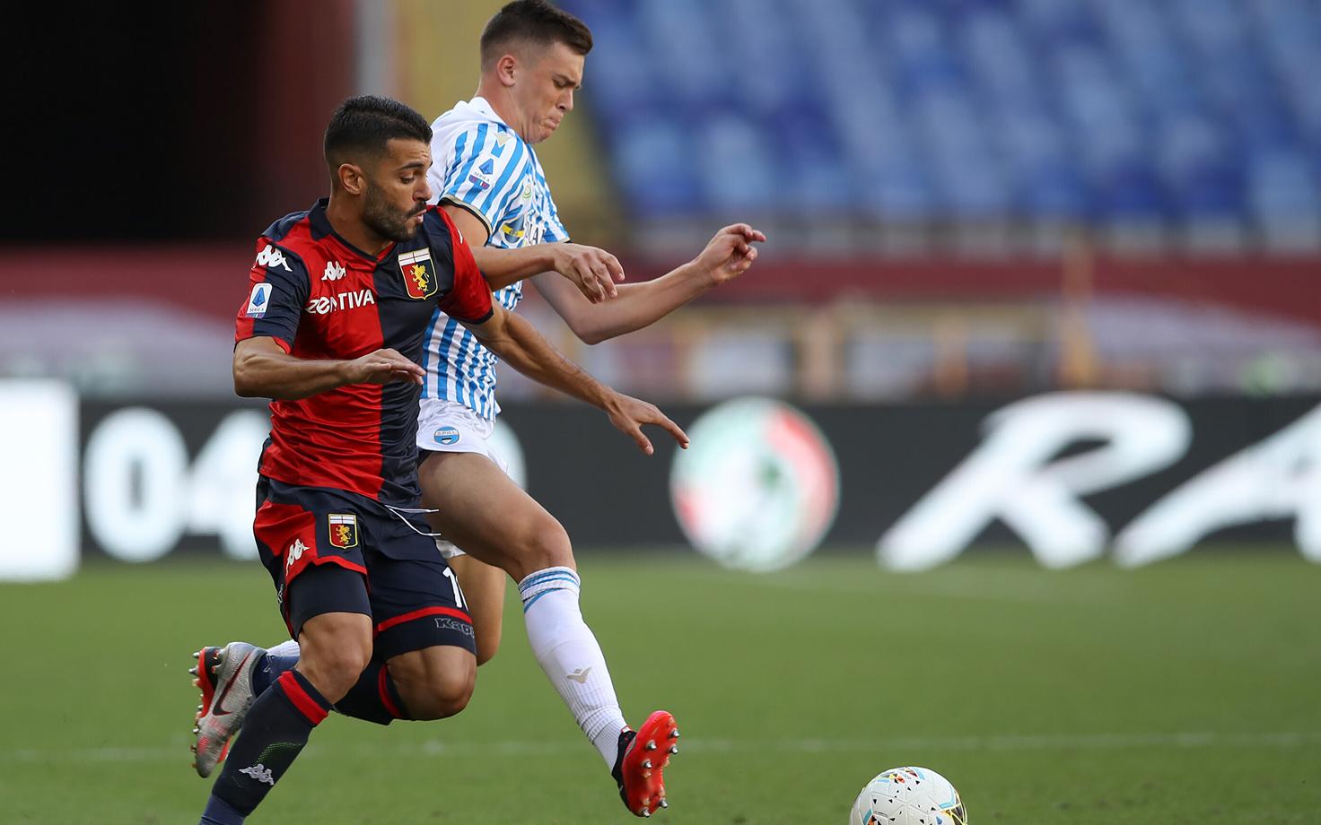 Georgi Tunjov (paremal) mängus Genoa vastu