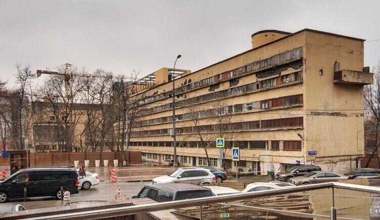 Narkomfini hoone Moskvas enne restaureerimist.
