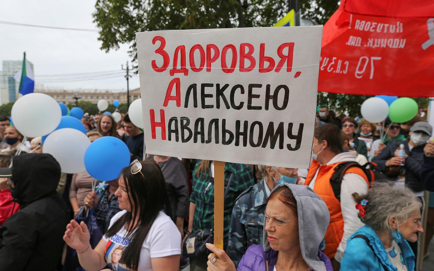 Навальному 20 августа стало плохо в самолете, на котором он летел из Томска в Москву.