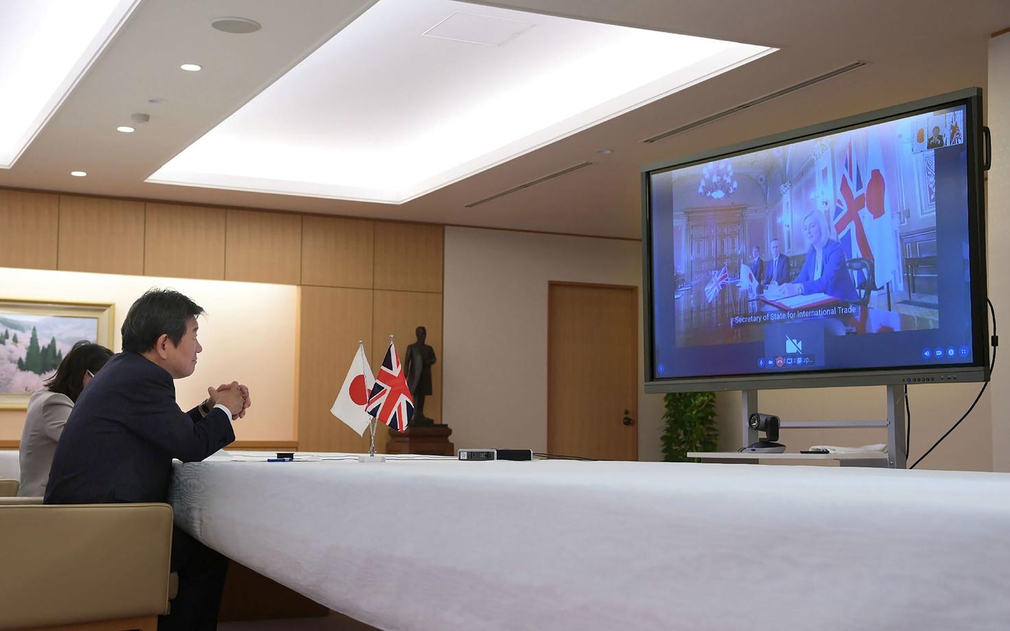 Motegi Toshimitsu videokõne Liz Trussiga.