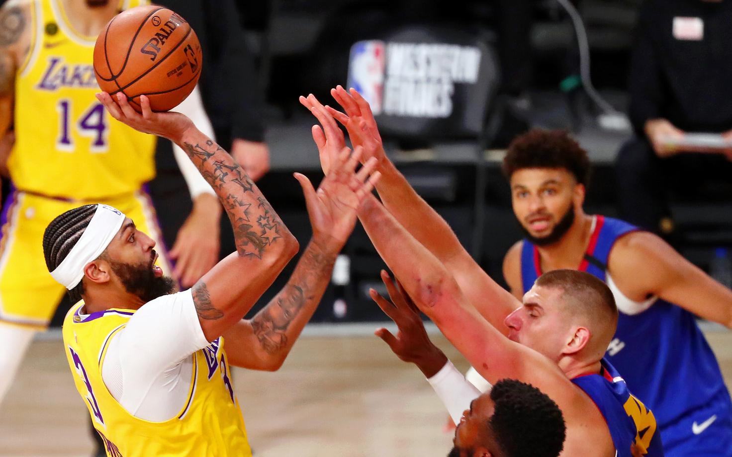 Anthony Davis oli avamängus üleplatsimees.
