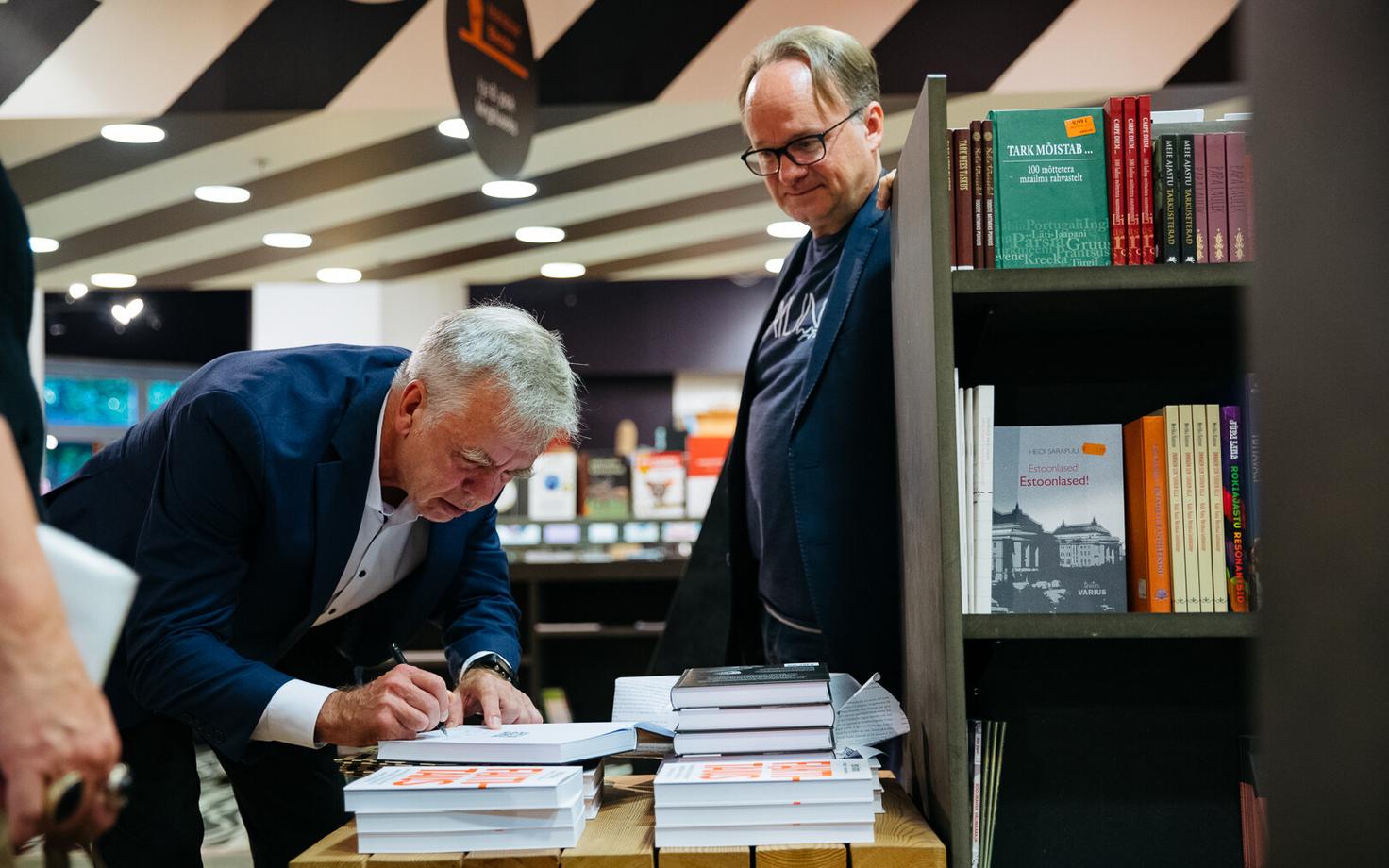 Kalle Muuli esitles ajaloobiograafilist raamatut Artur Sirgust