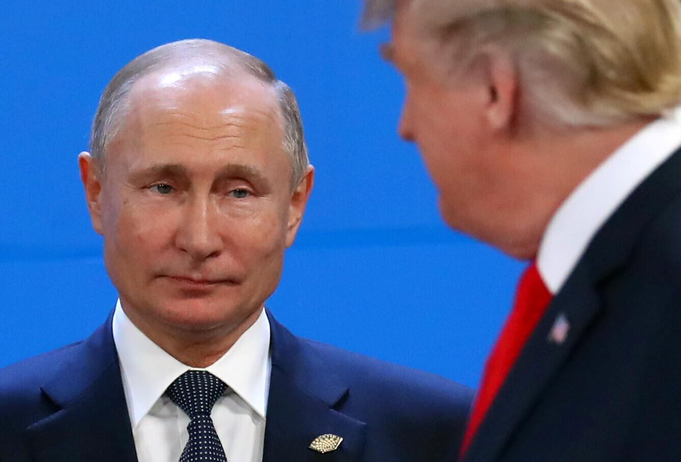 Vene president Vladimir Putin, esiplaanil USA liider Donald Trump