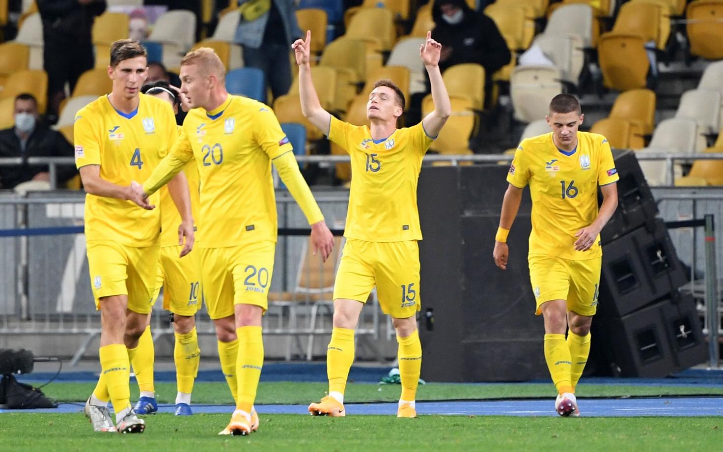Viktor Tsõgankov (nr 15) värava üle rõõmustamas.