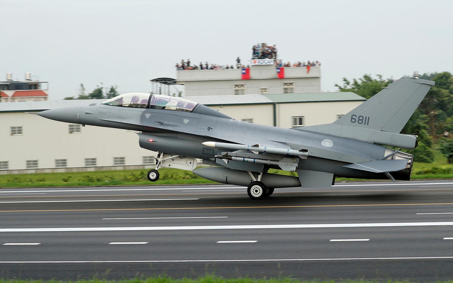 Taiwani F-16 Hiina rünnakut ette nägeval õppusel.