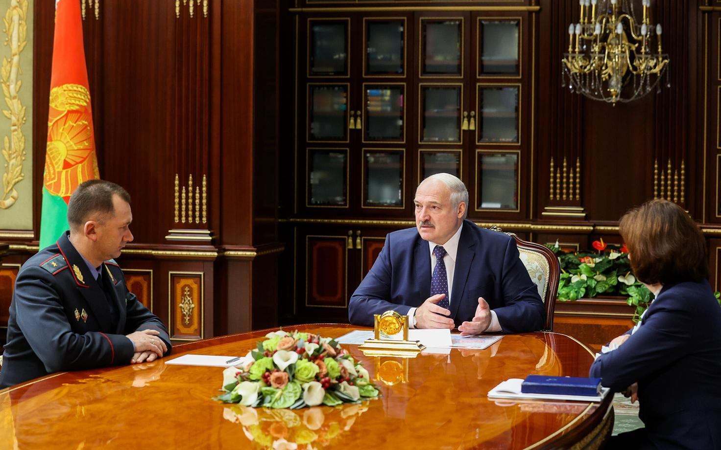 Aleksandr Lukašenko ja Valgevene uus siseminister Ivan Kubrakov.