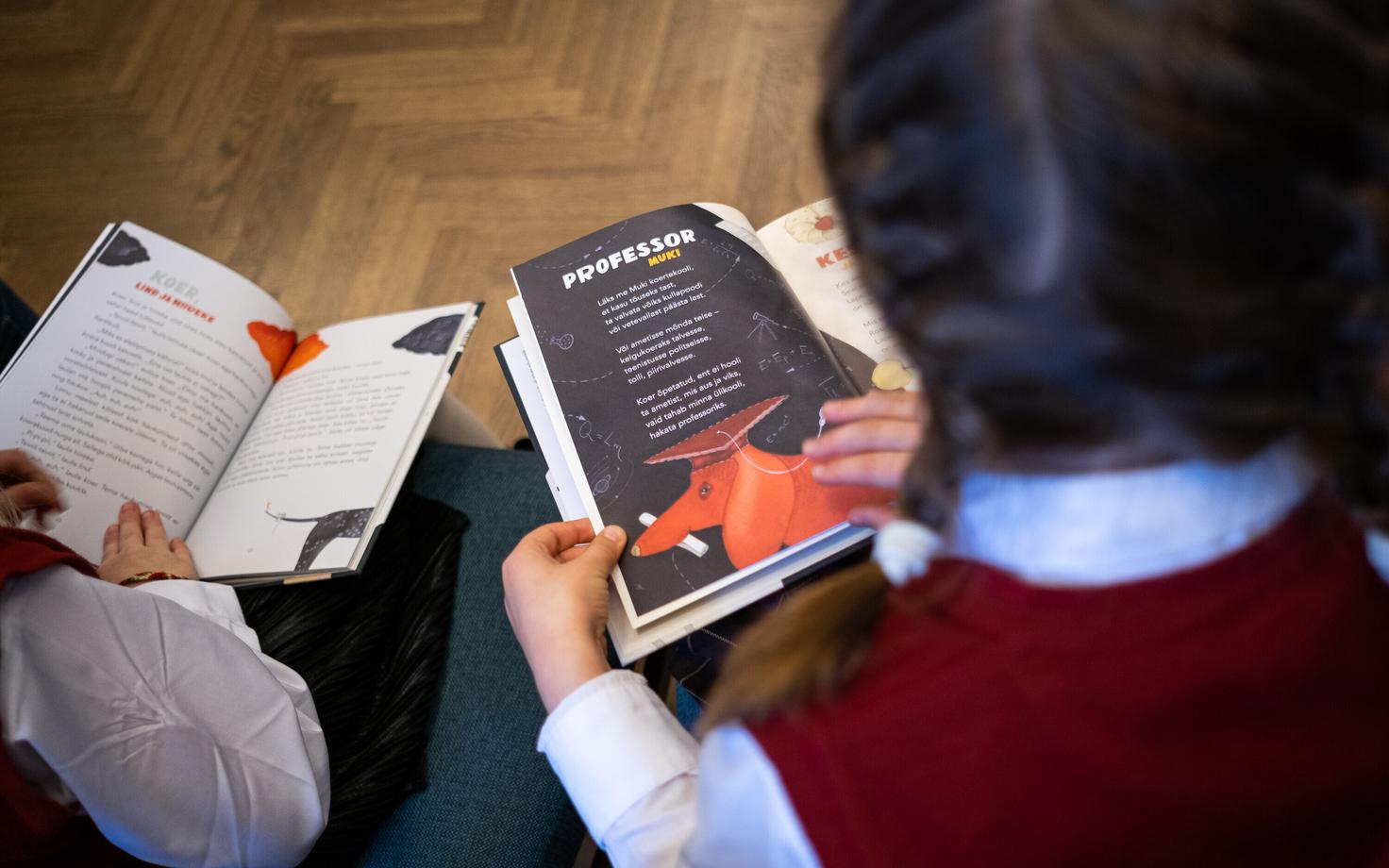 Keskraamatukogu kinkis lastele raamatud