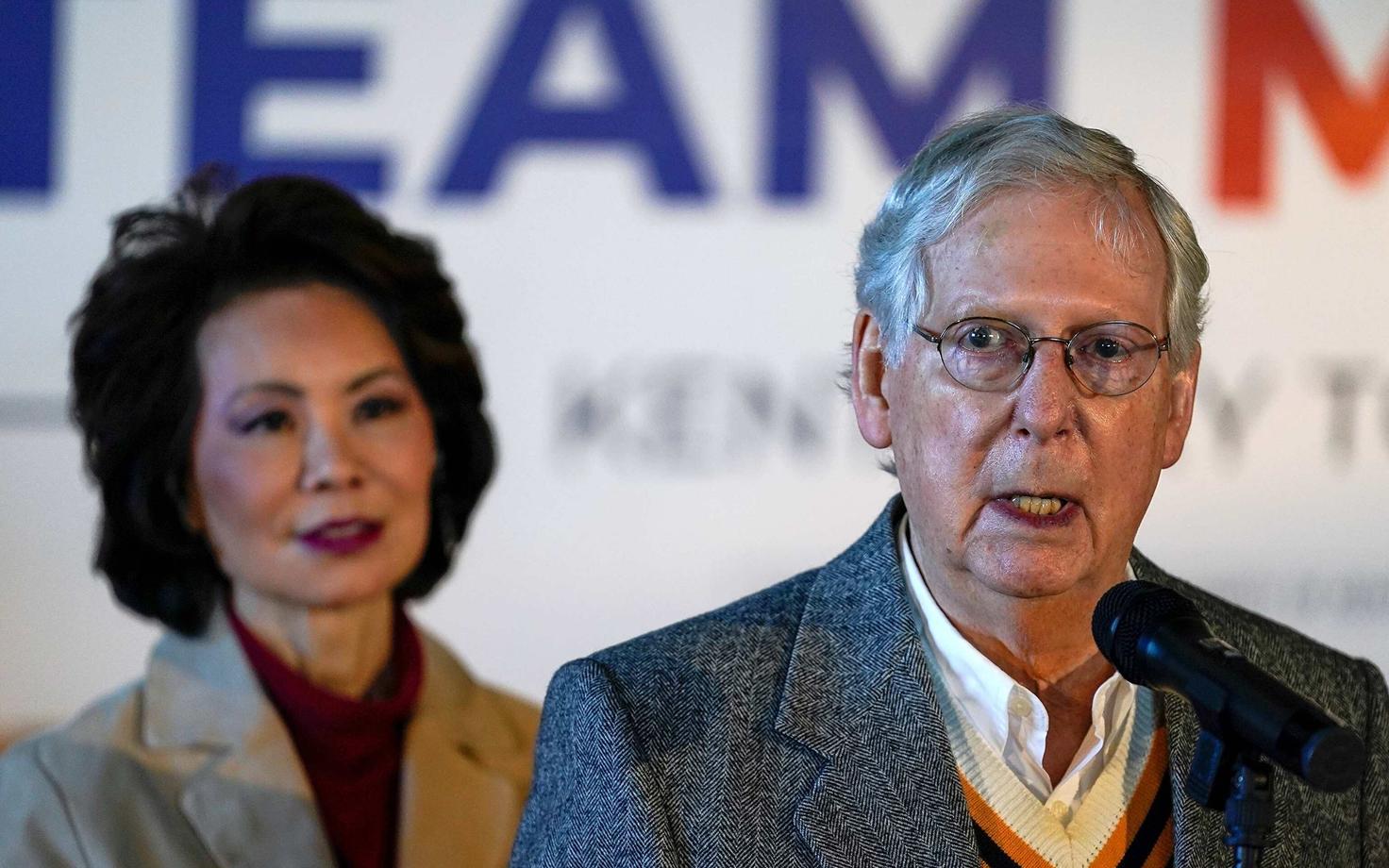 Mitch McConnell valimisüritusel.