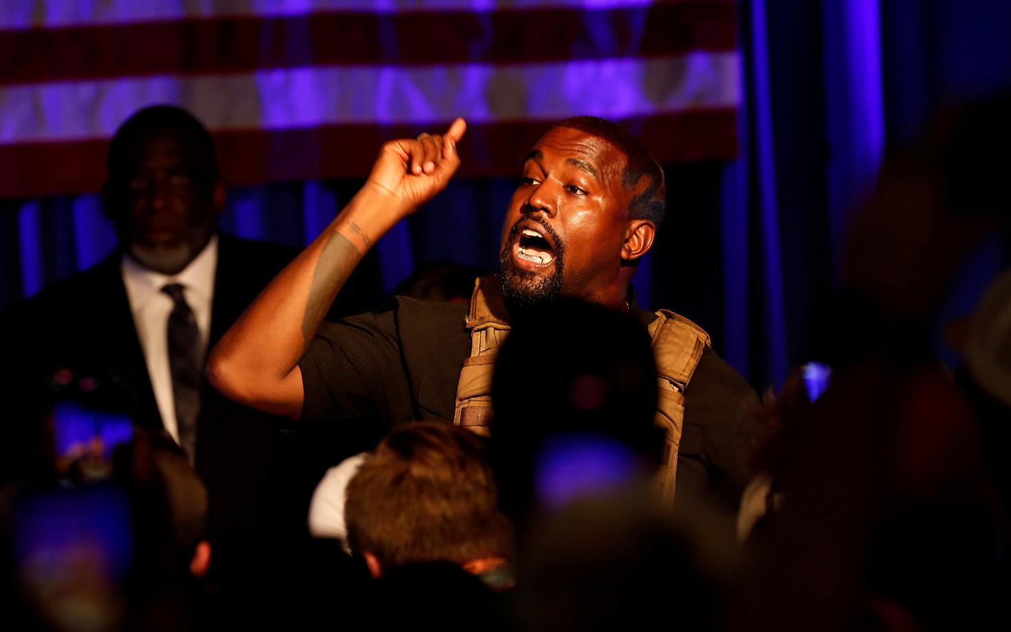 Kanye West suvel oma kampaaniaüritusel.