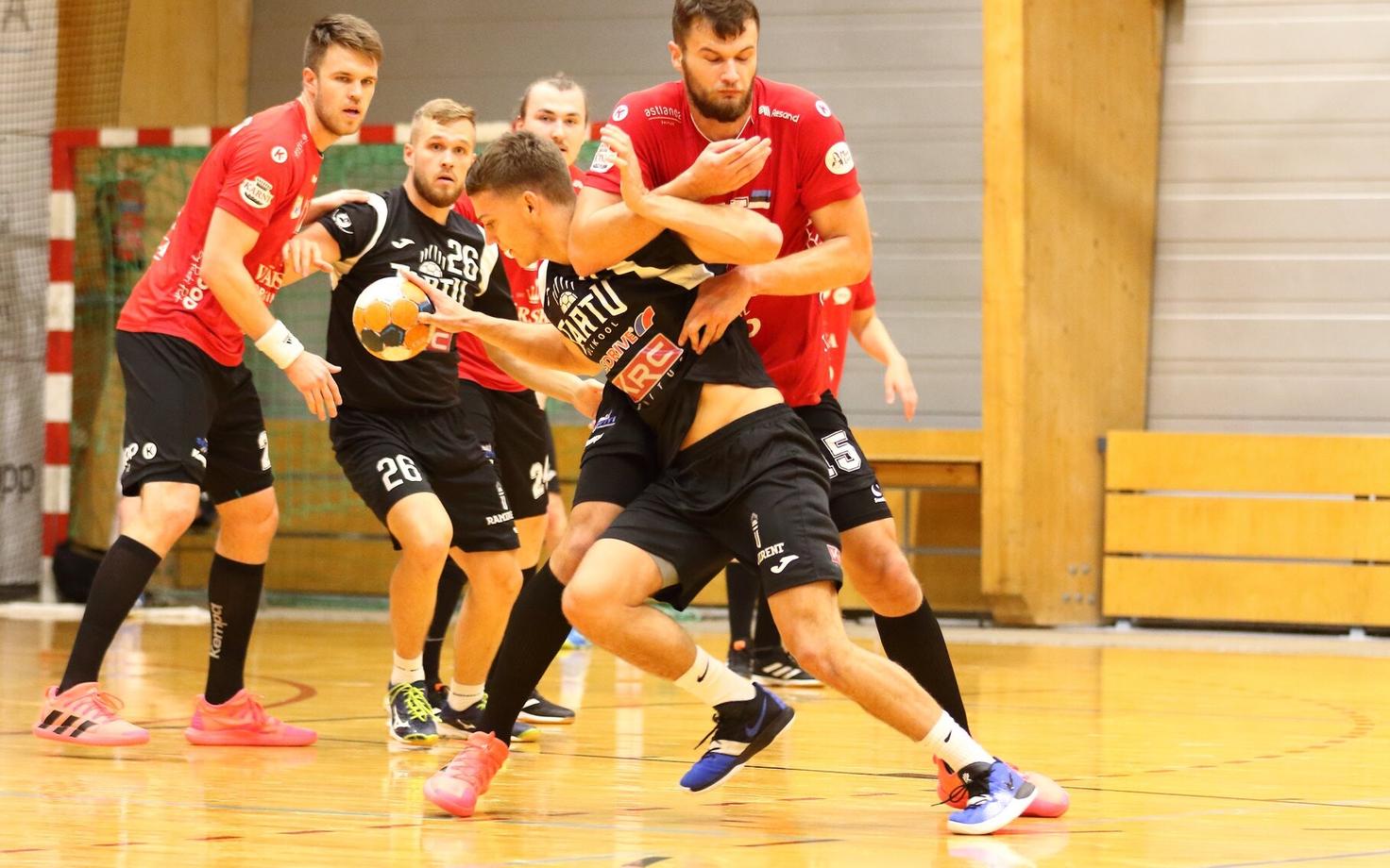 Ainsas karikavõistluste veerandfinaalis, mida edasi ei lükatud, kohtuvad kolmapäeval Tartu Ülikool ja Põlva Serviti.
