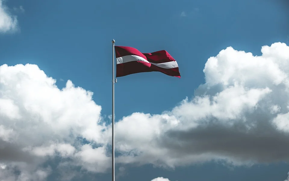 Läti lipp