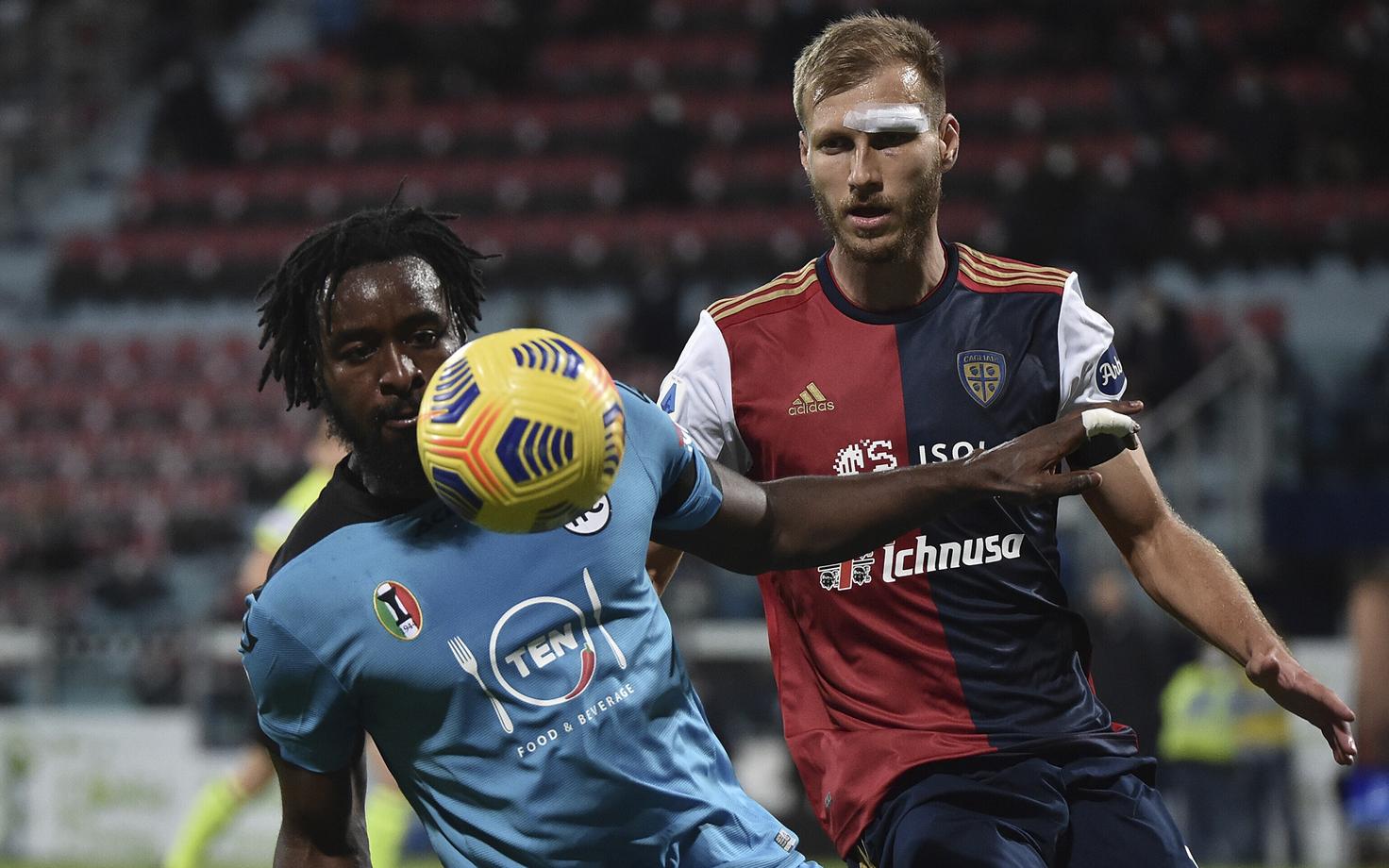 Ragnar Klavan (paremal)