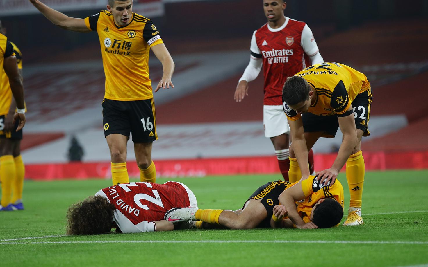 David Luiz ja Raul Jimenez