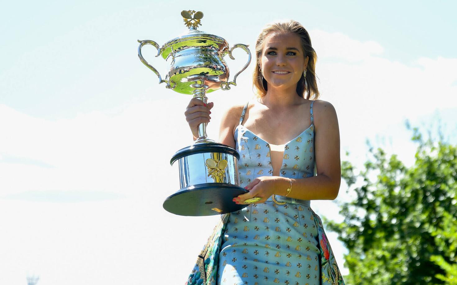 Sofia Kenin Austraalia lahtiste trofeega