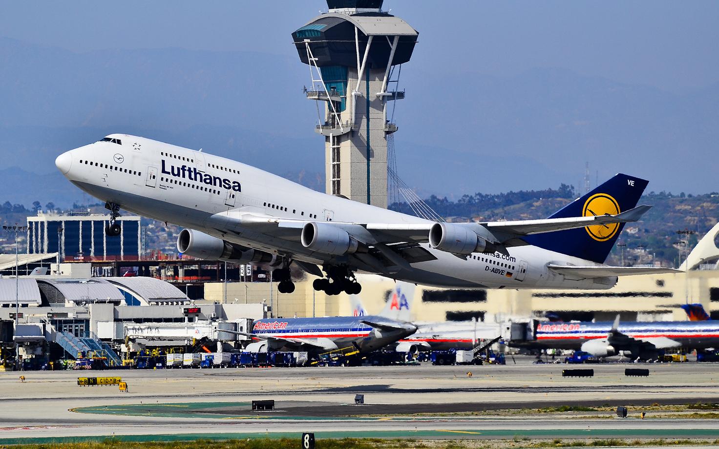 Самолет авиакомпании Lufthansa.