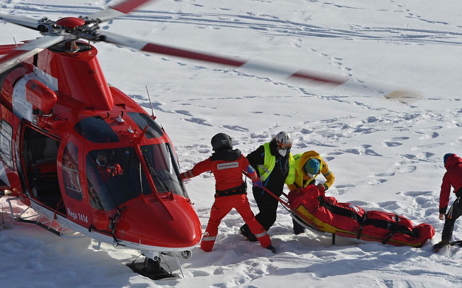 USA mäesuusataja Tommy Ford viidi pärast rasket kukkumist helikopteriga haiglasse