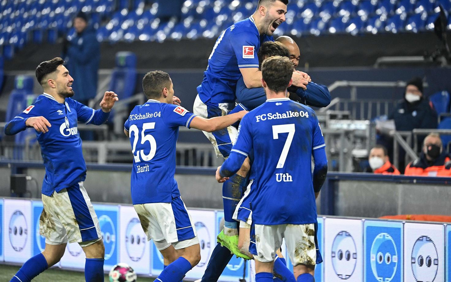 Schalke pääses laupäevase võidumängu järel negatiivsest Bundesliga rekordist