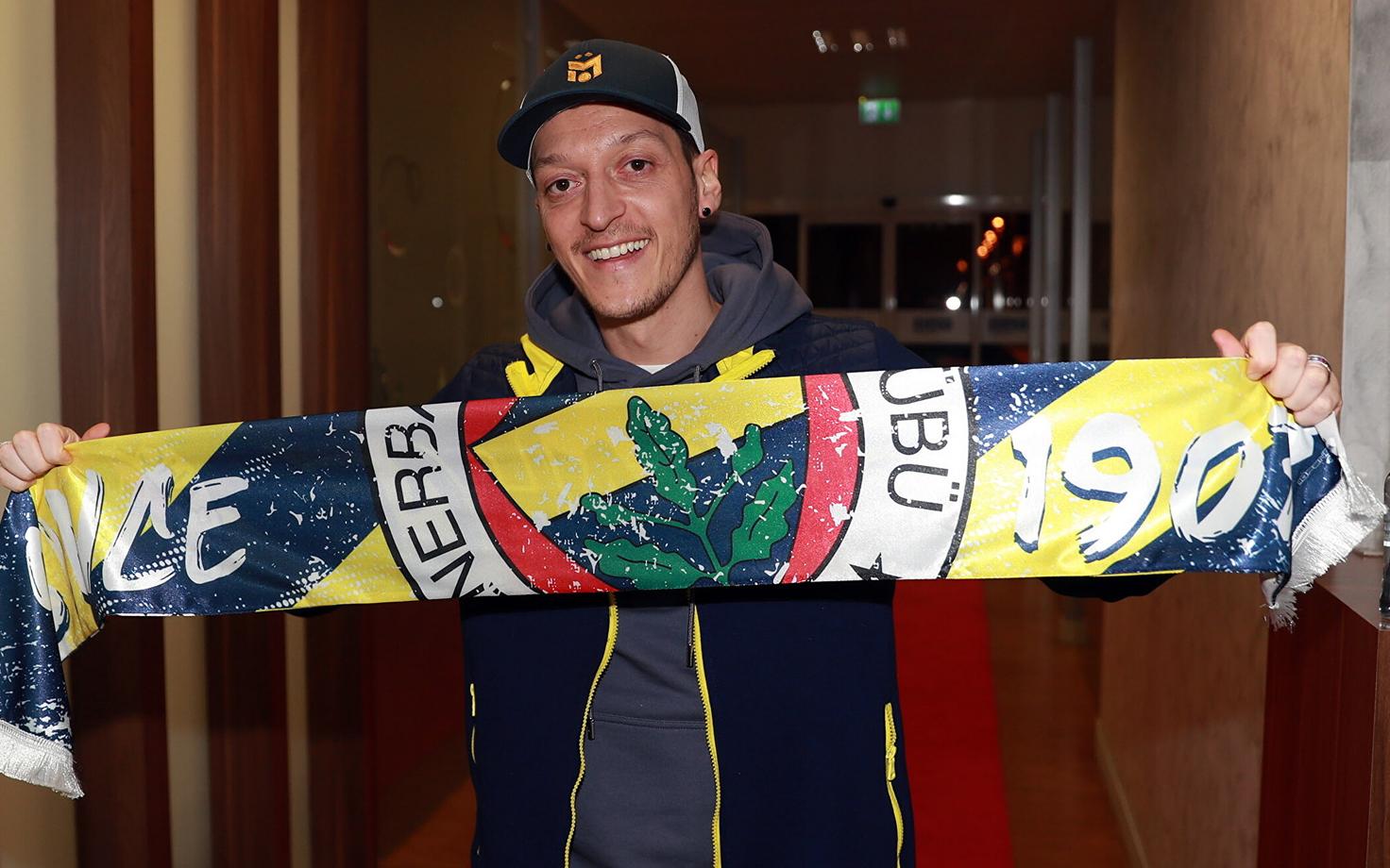 Mesut Özil Fenerbahce salliga