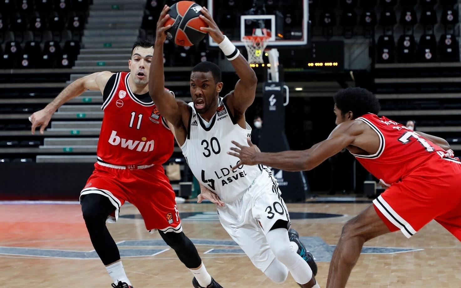 Norris Cole oli Lyon-Villeurbanne'i resultatiivseim ning tegi Olympiacosele palju pahameelt