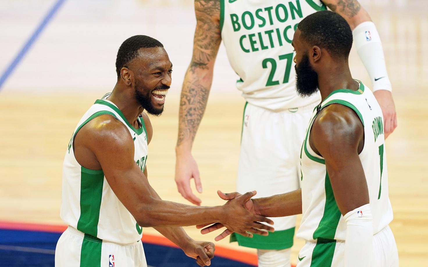 Kemba Walker ja Jaylen Brown