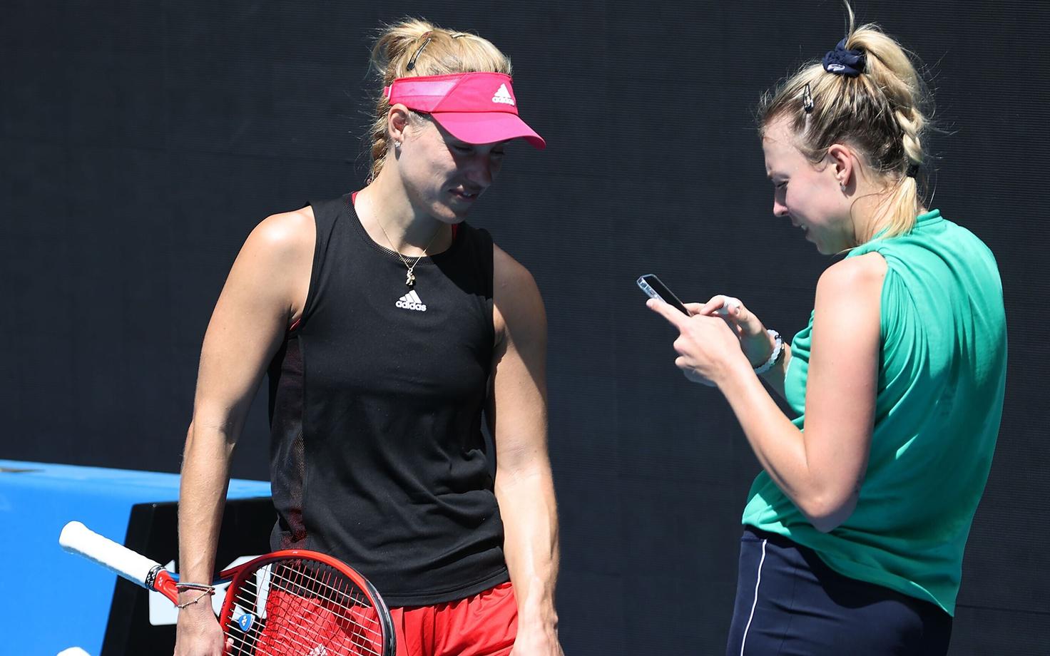Angelique Kerber ja Anett Kontaveit 2021. aasta Austraalia lahtistele eelnenud treeningul