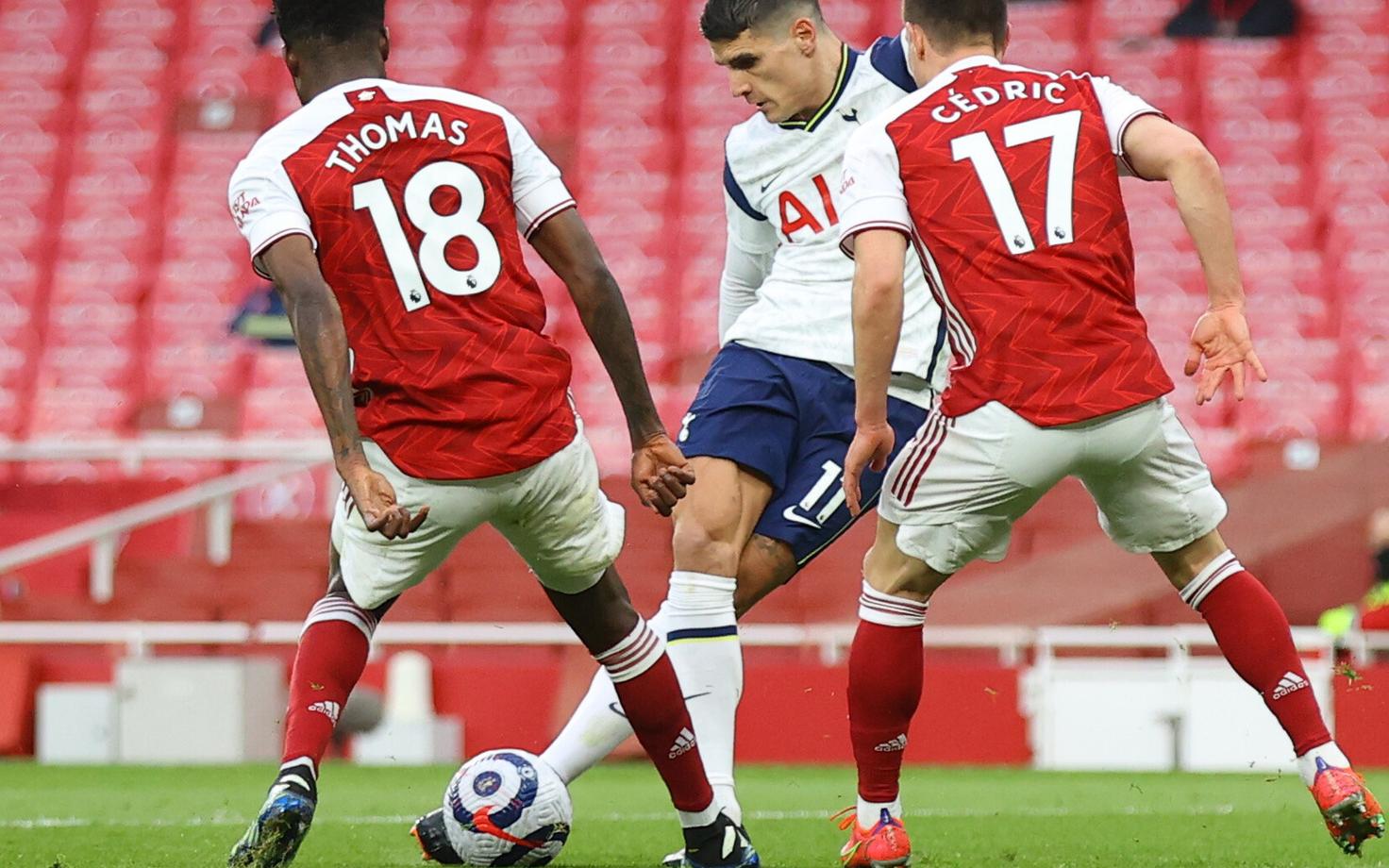 Just selliselt löödud väravaga viis Erik Lamela Tottenhami pühapäeval juhtima.