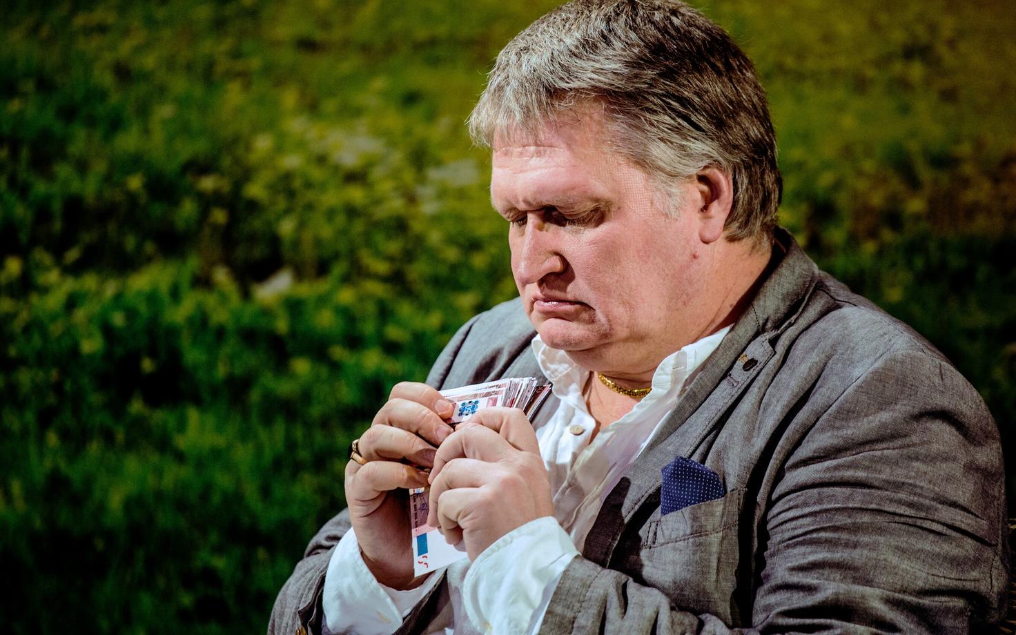 Indrek Taalmaa Mogri Märdina VAT teatri lavastuses