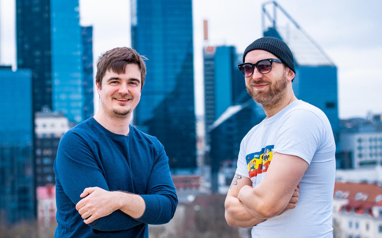 R2 Pulss. Saatejuhid Taavi Libe ja Robin Juhkental.