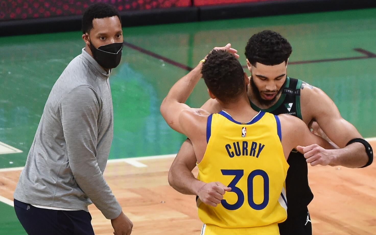 Stephen Curry ja Jayson Tatum