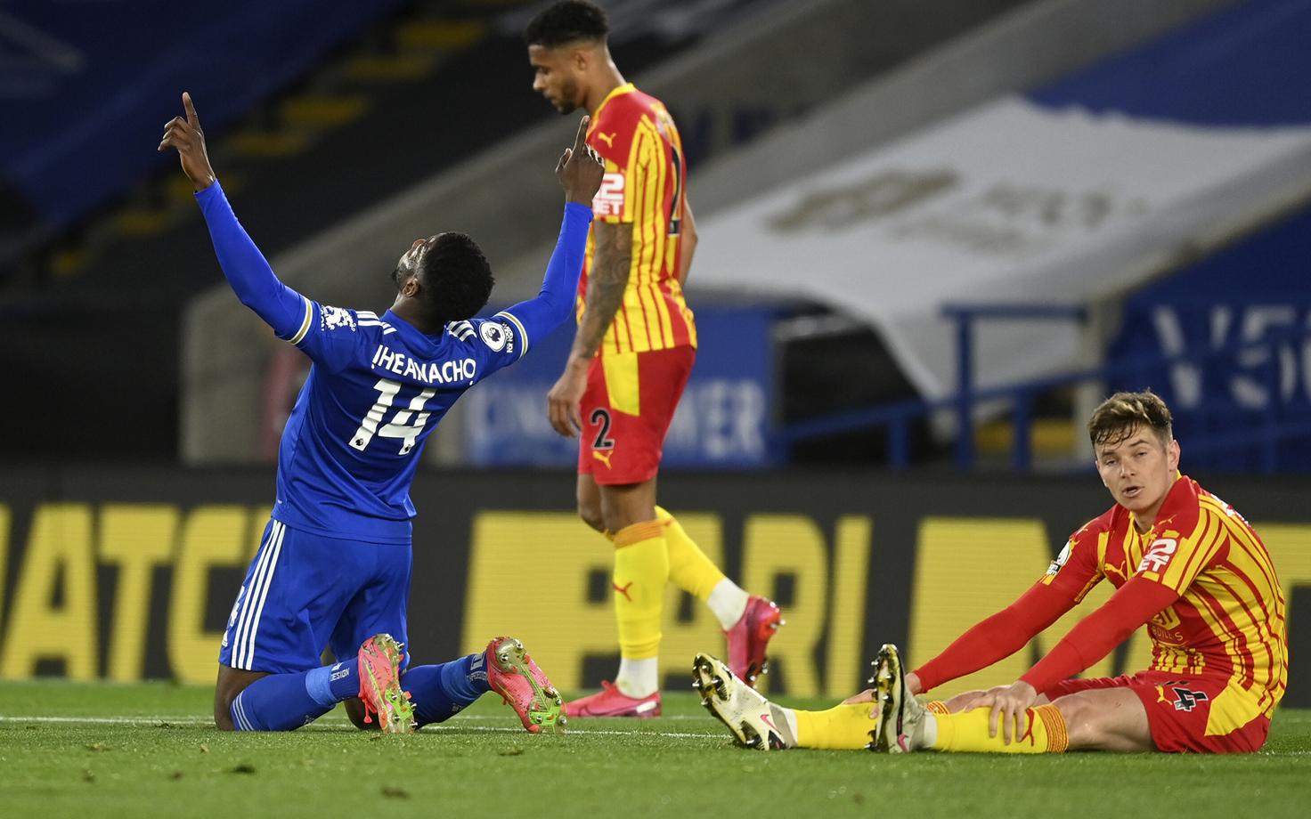 Kelechi Iheanacho (sinises)