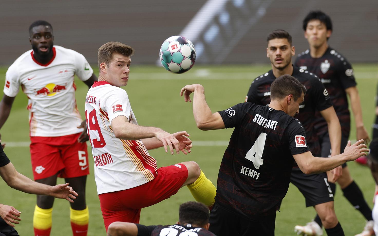 Keskel Alexander Soerloth ja Marc Oliver Kempf