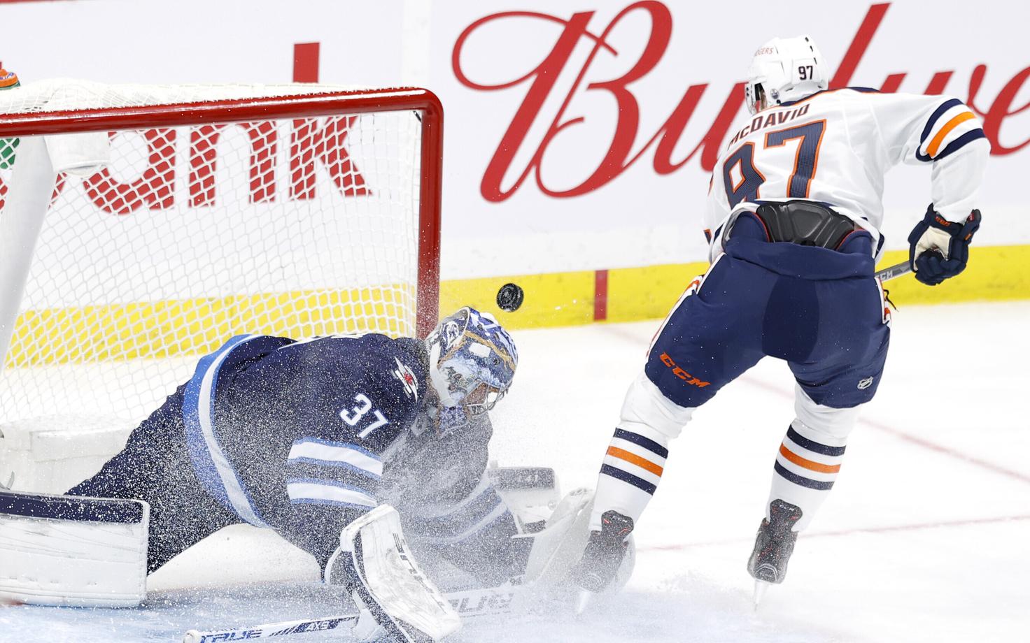 Connor McDavid on sel hooajal kirja saanud kolm kübaratrikki