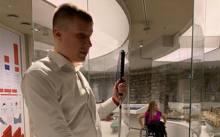 Empaatiline keskkond peab olema ligipääsetav kõigile. Paksu Margareeta renoveerimisel loodi head lahendused eri puudegruppidele: lisaks liikumispuudega inimestele ka nägemispuude ja kuulmispuudega külastajatele.