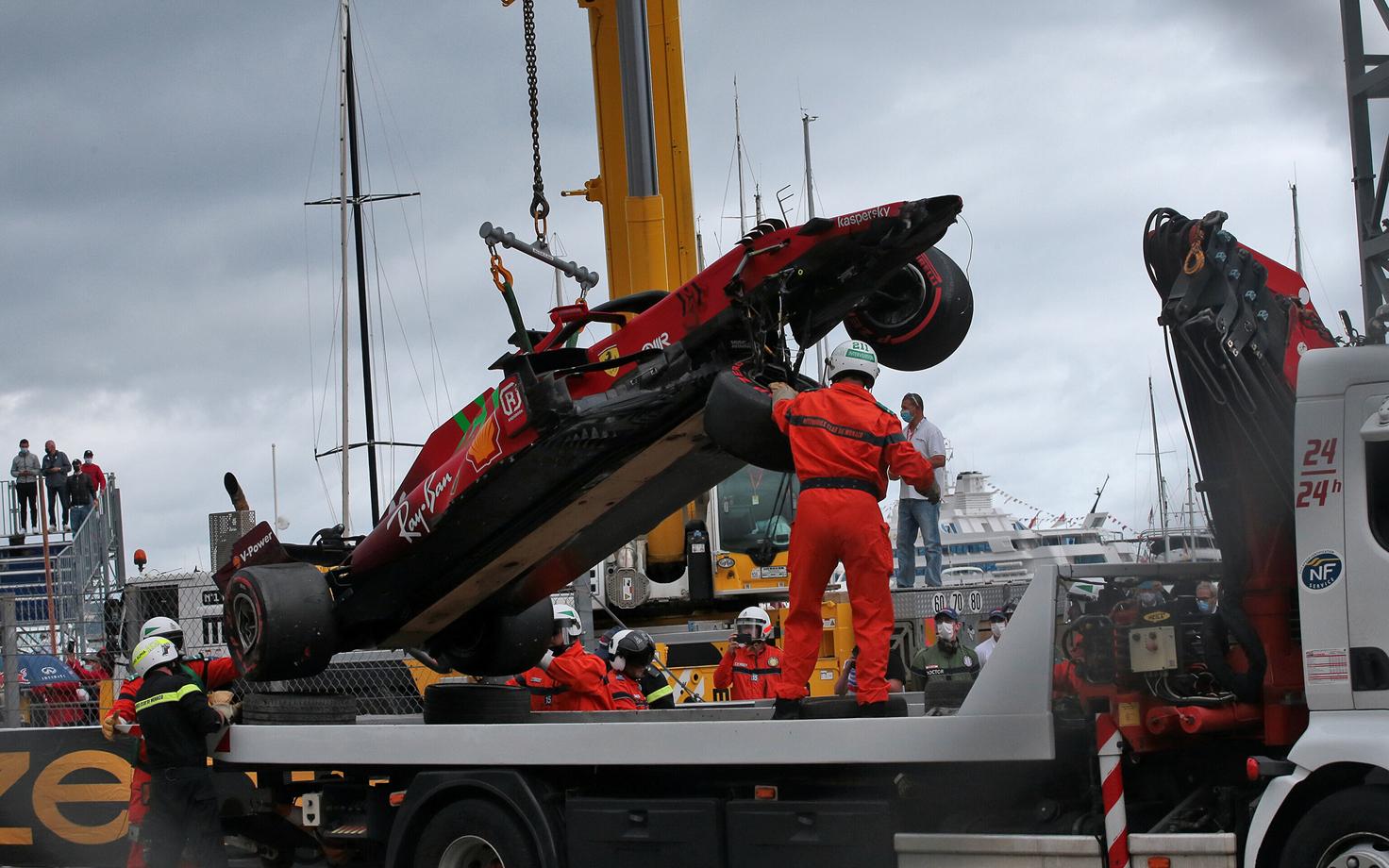 Charles Leclerc'i Ferrari pärast kvalifikatsiooniavariid.