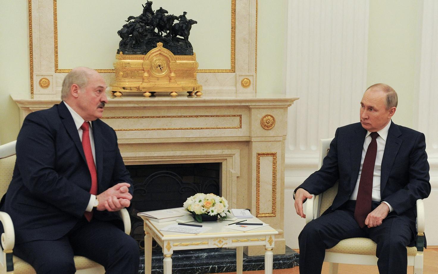 Putin ja Lukašenko aprillis 2021 Moskvas.