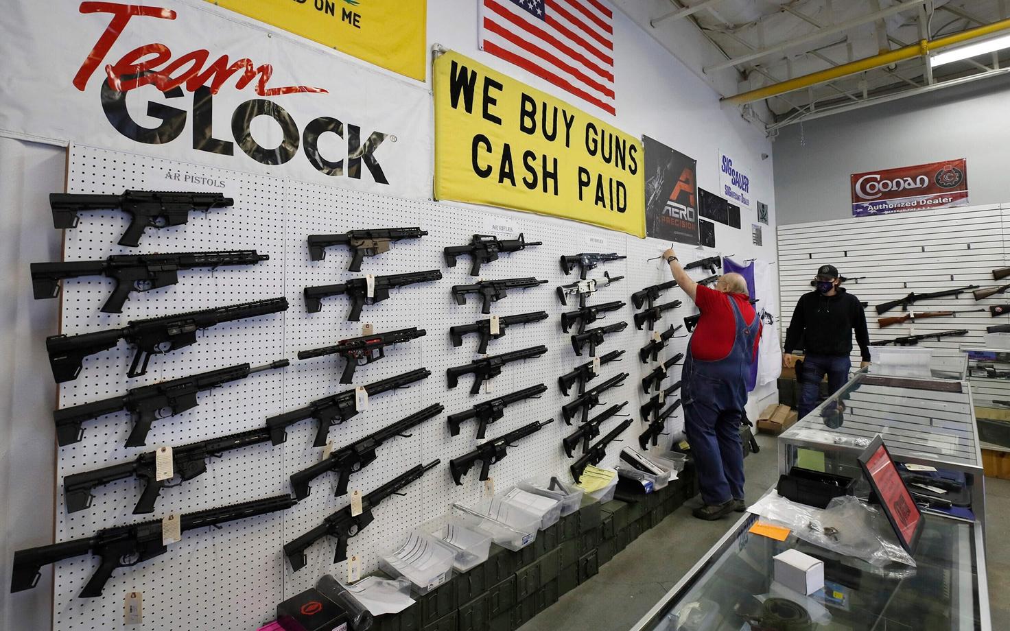 AR-15 tüüpi relvad on vabalt müügil paljudes USA osariikides.