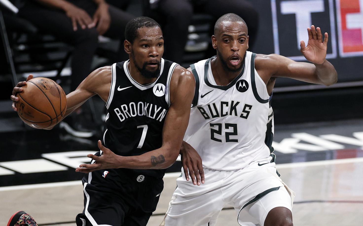 Kevin Durant (palliga) läbimurdel.