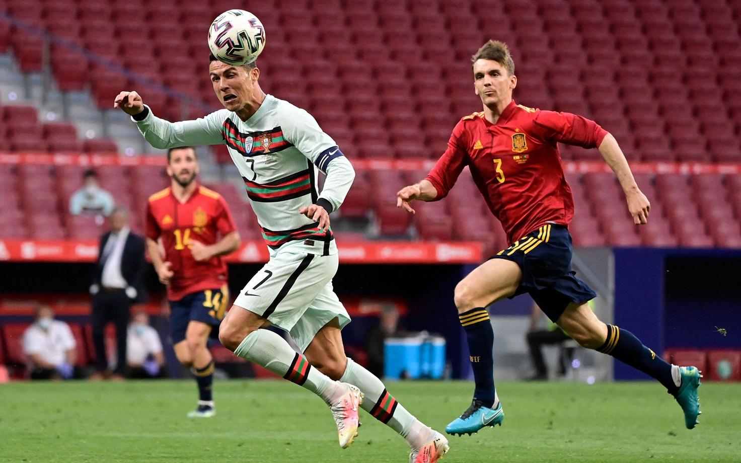 Diego Llorente (paremal) sõprusmängus Portugali vastu