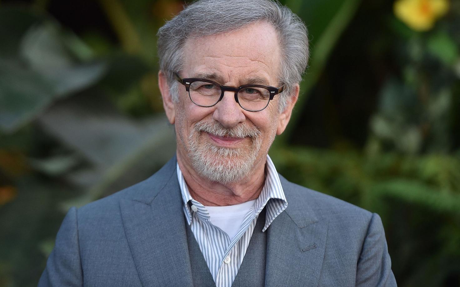 Filmilavastaja Steven Spielberg.