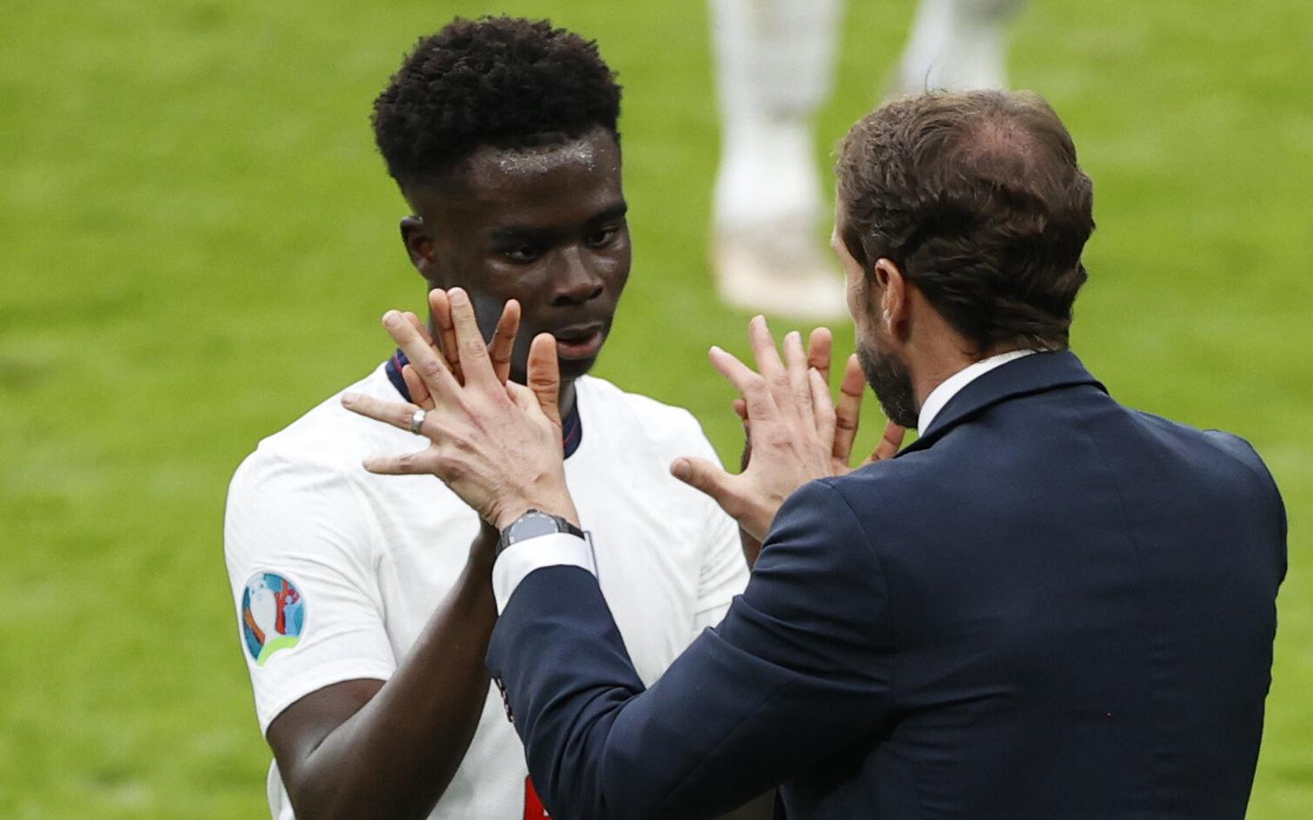 Bukayo Saka ja Gareth Southgate