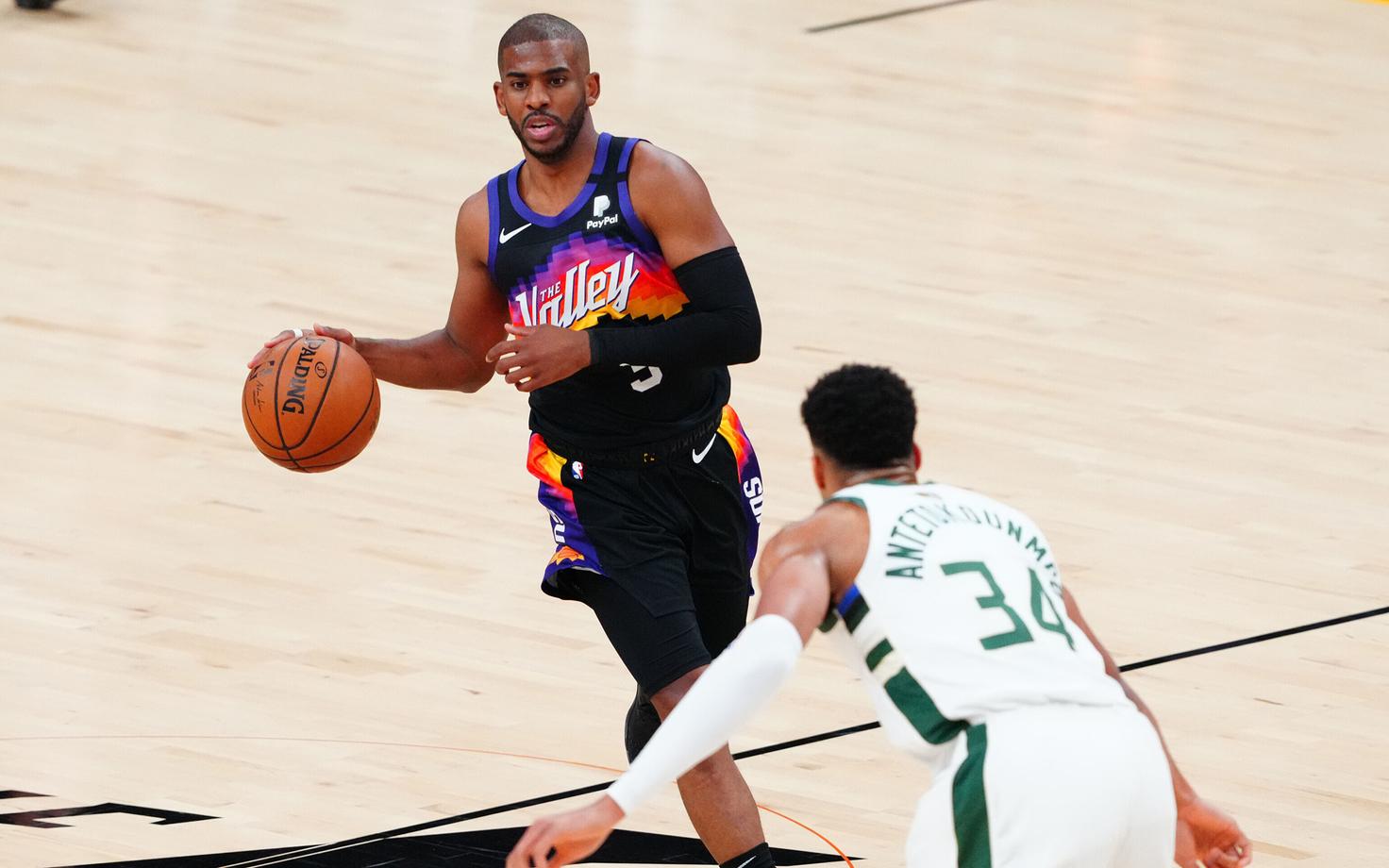 Chris Paul nr 3 ja Giannis Antetokounmpo nr 34