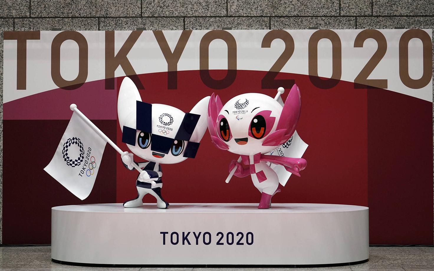 Tokyo olümpia- ja paraolümpiamängude maskotid.