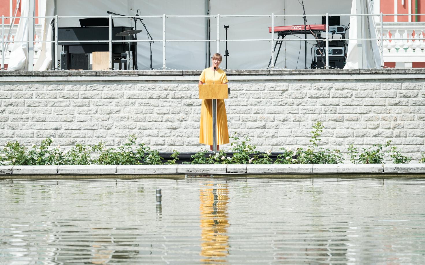 President Kersti Kaljulaid parimate koolilõpetajate tunnustusüritusel.