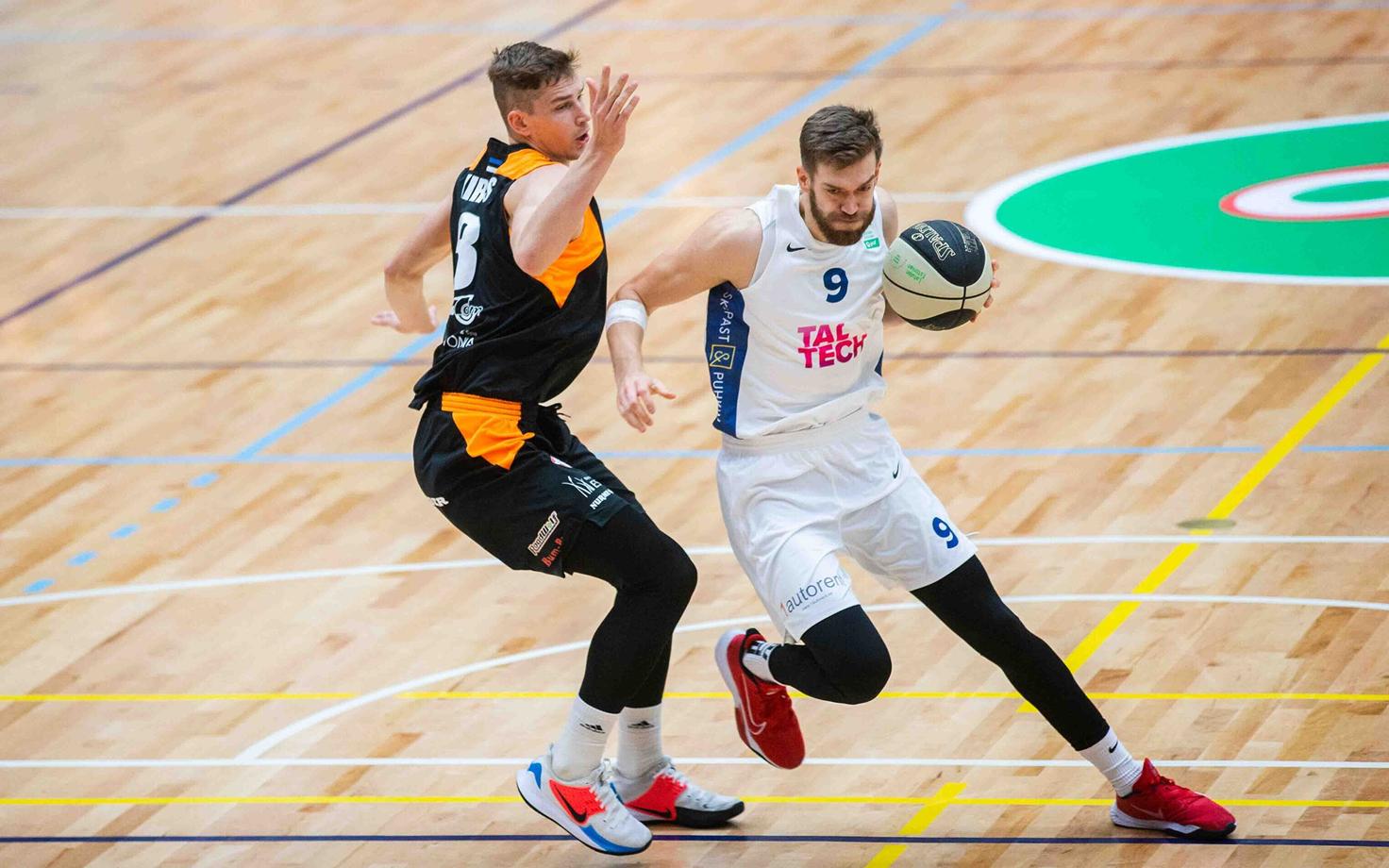 Mihkel Kirves nr 8 ja Erik Keedus nr 9