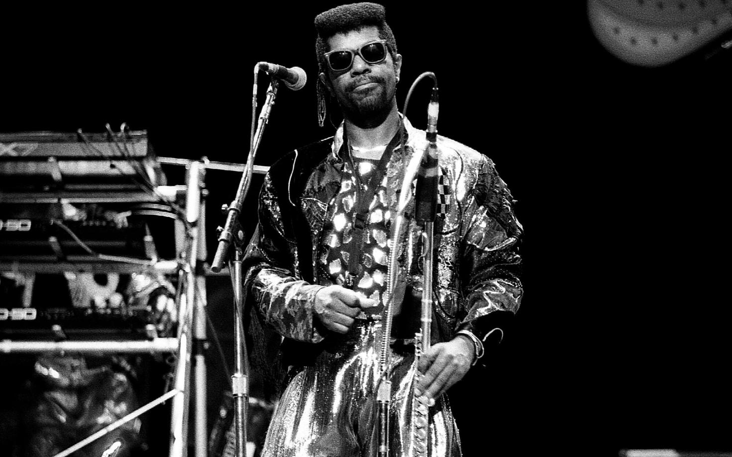 Dennis Thomas