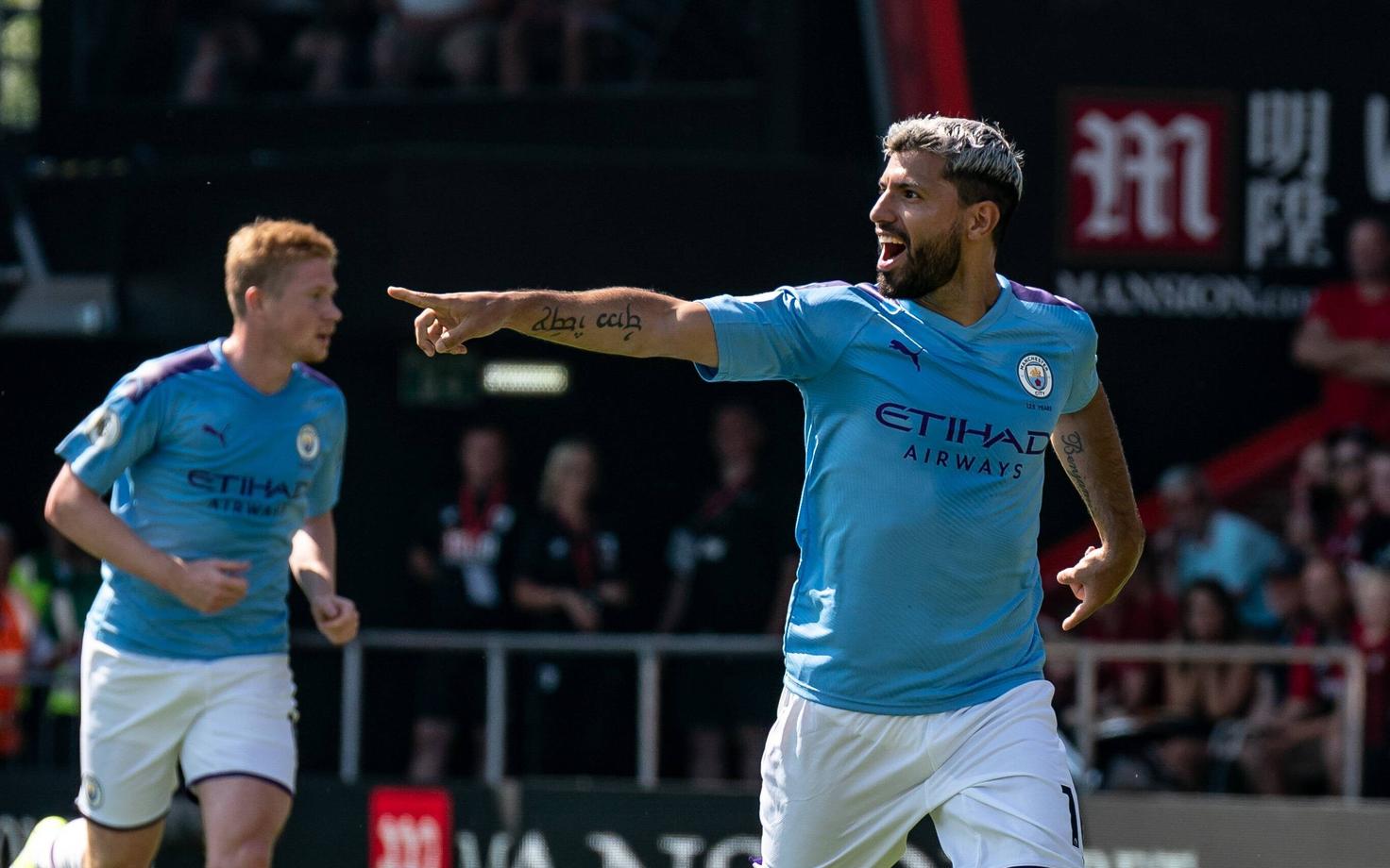 Sergio Agüero (paremal) väravat tähistamas