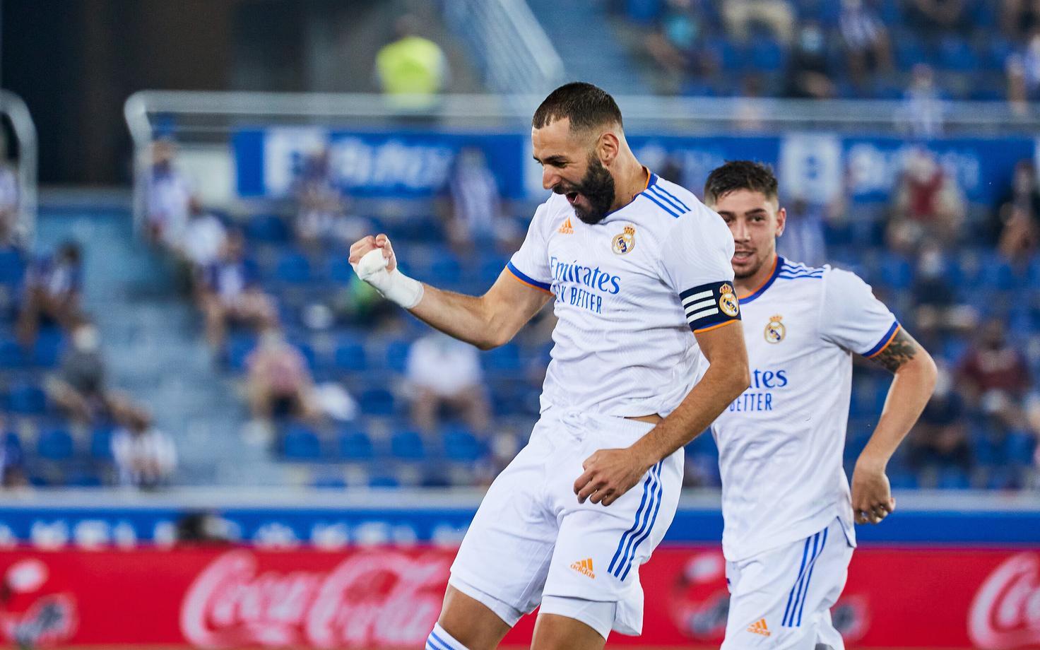 Karim Benzema väravat tähistamas