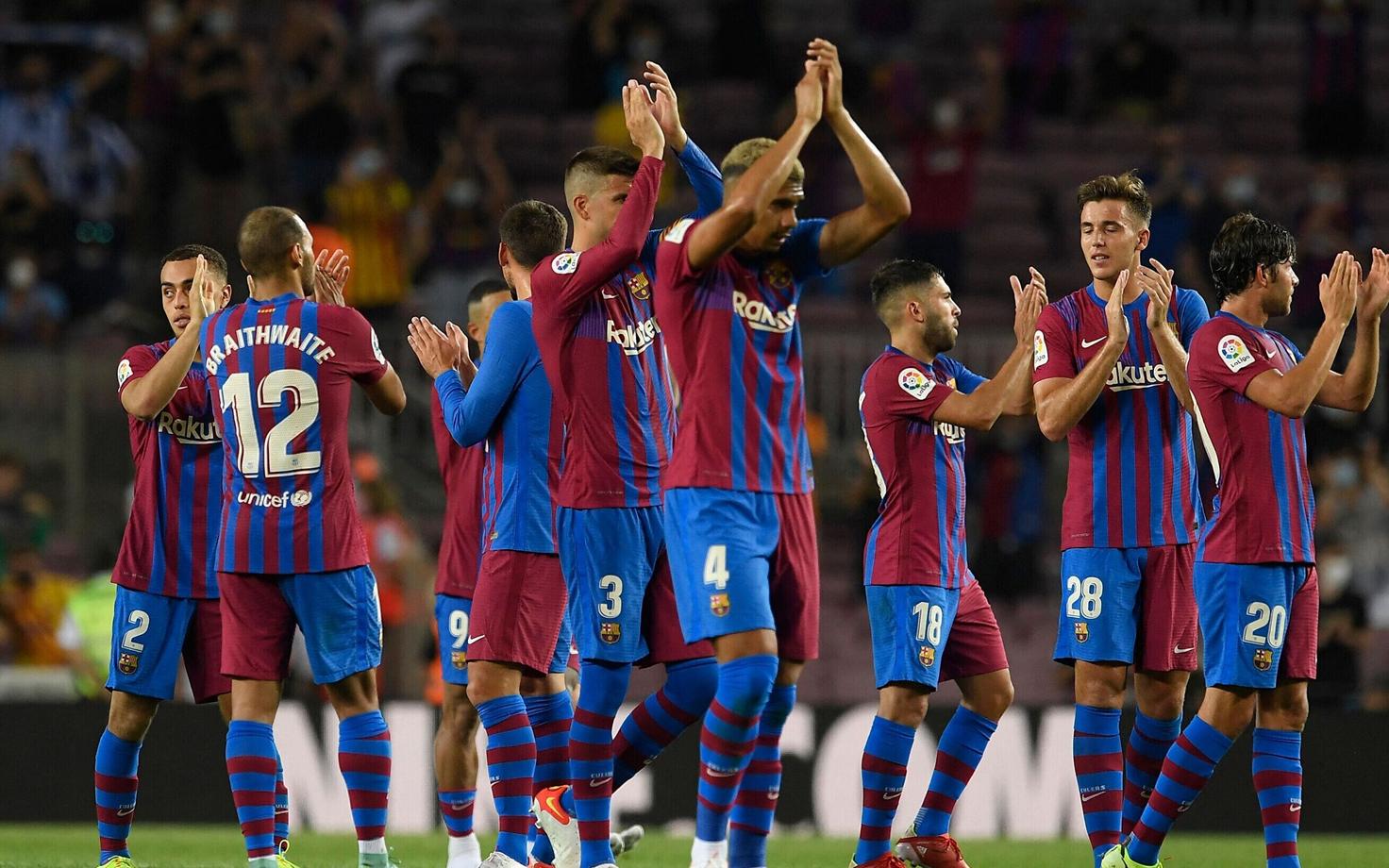 Barcelona mängijad võitu tähistamas