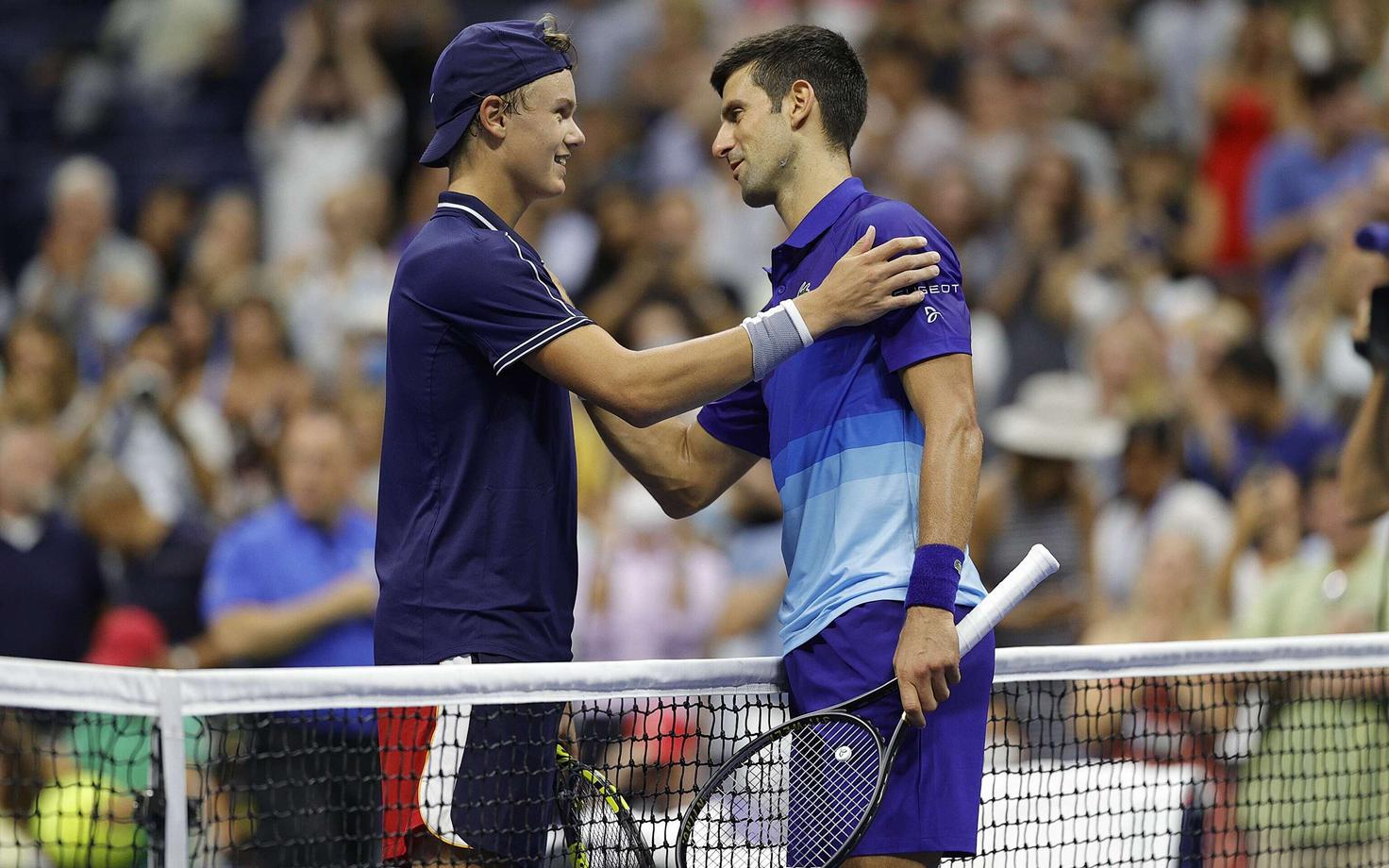 Holger Rune ja Novak Djokovic