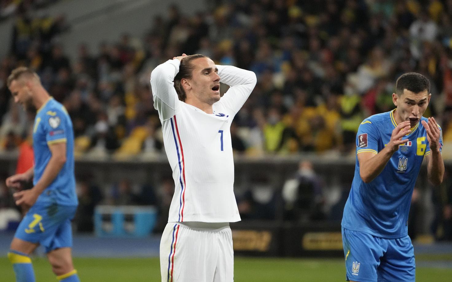 Pettunud Antoine Griezmann mängus Ukrainaga.